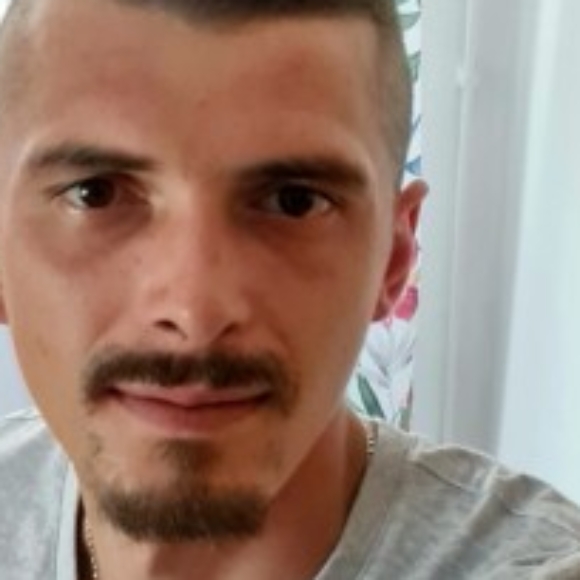 Zdjęcie profilowe Hetnie się spotkam z jakąś mamuska która pokaze synkowi gdzie jego miejsce